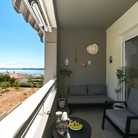 Tri Masline With Seaview Apartman