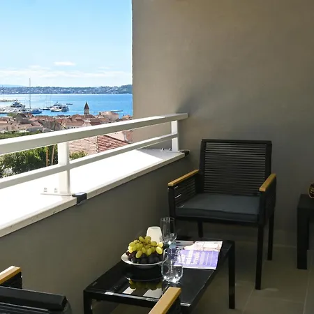 Tri Masline With Seaview Apartman
