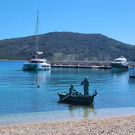 Tri Masline With Seaview *