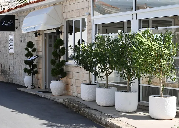 Tri Masline With Seaview דירה