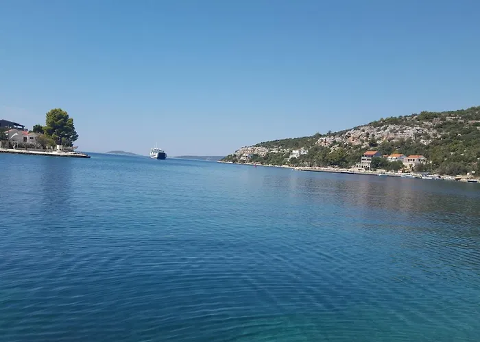 Tri Masline With Seaview