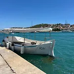 Tri Masline With Seaview