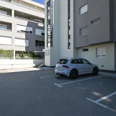 Tri Masline With Seaview Apartmán *