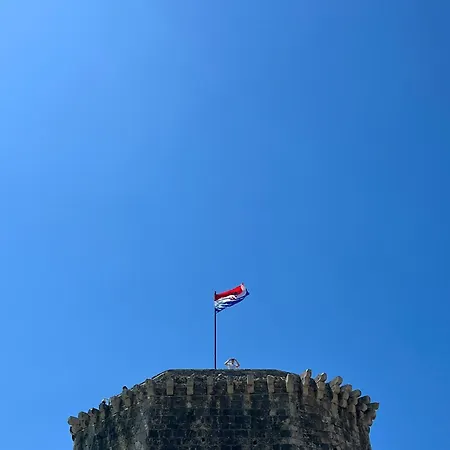 Tri Masline With Seaview *