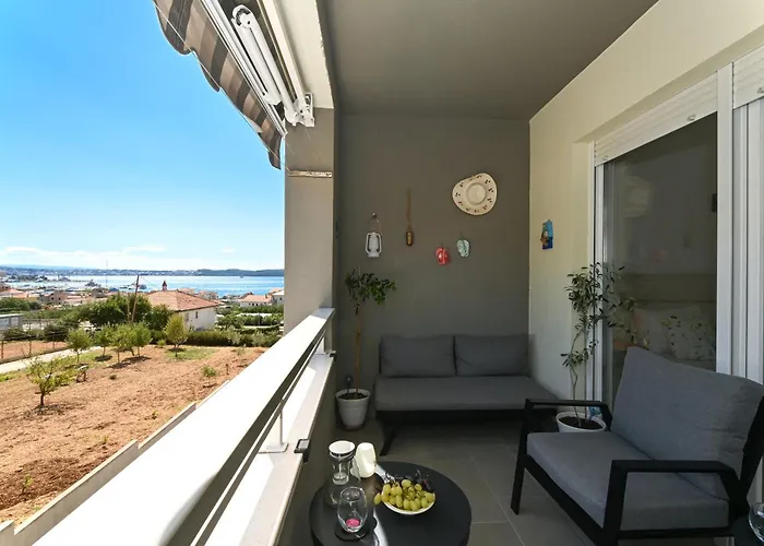 Tri Masline With Seaview Apartament