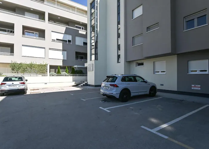 Tri Masline With Seaview Apartament *