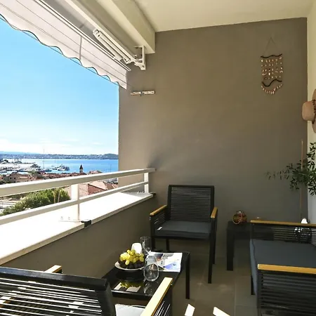 Tri Masline With Seaview