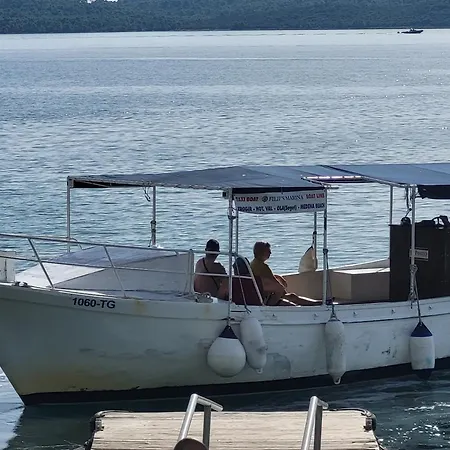 Апартаменты Tri Masline With Seaview *