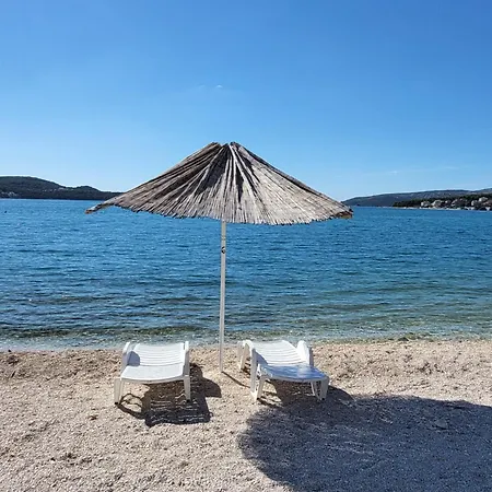 Tri Masline With Seaview *