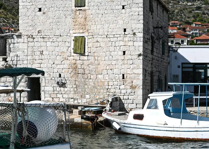 Tri Masline With Seaview Апартаменты *