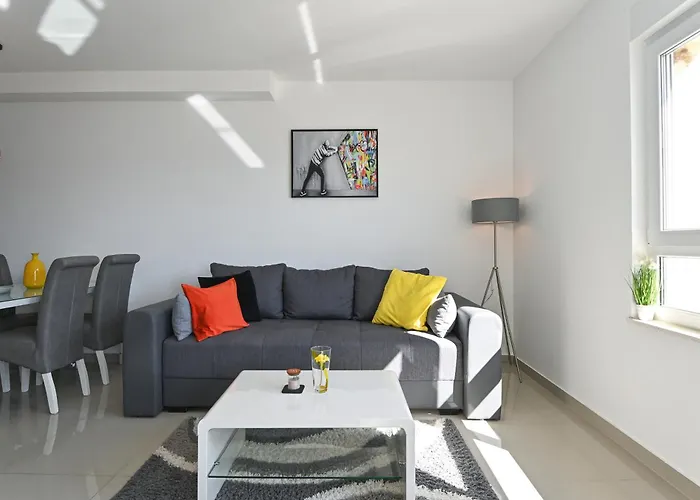 Tri Masline With Seaview Апартаменты Трогир