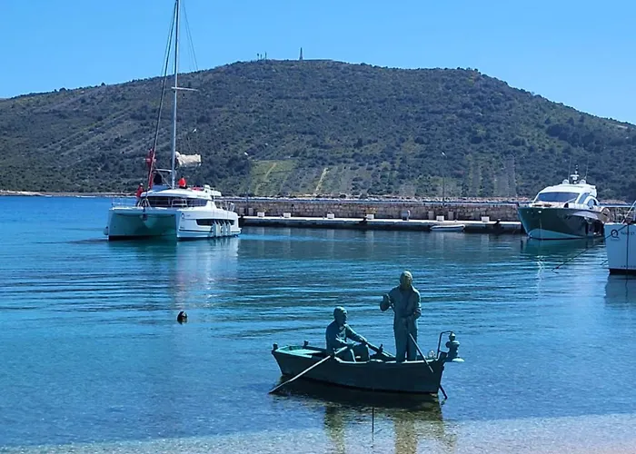 Tri Masline With Seaview *