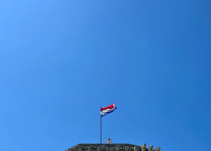 Tri Masline With Seaview *